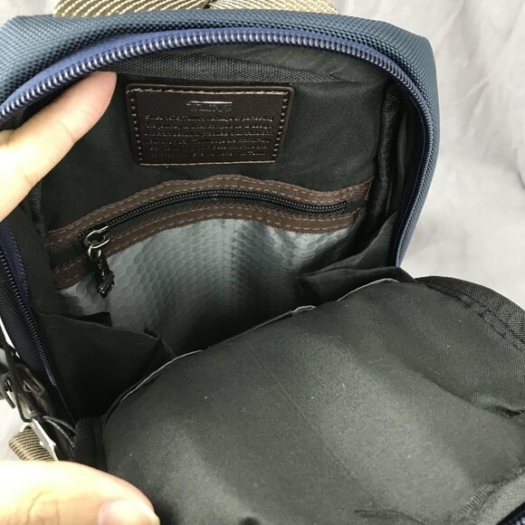 TUMI SLING BAG In blue - Picture 9 of 11